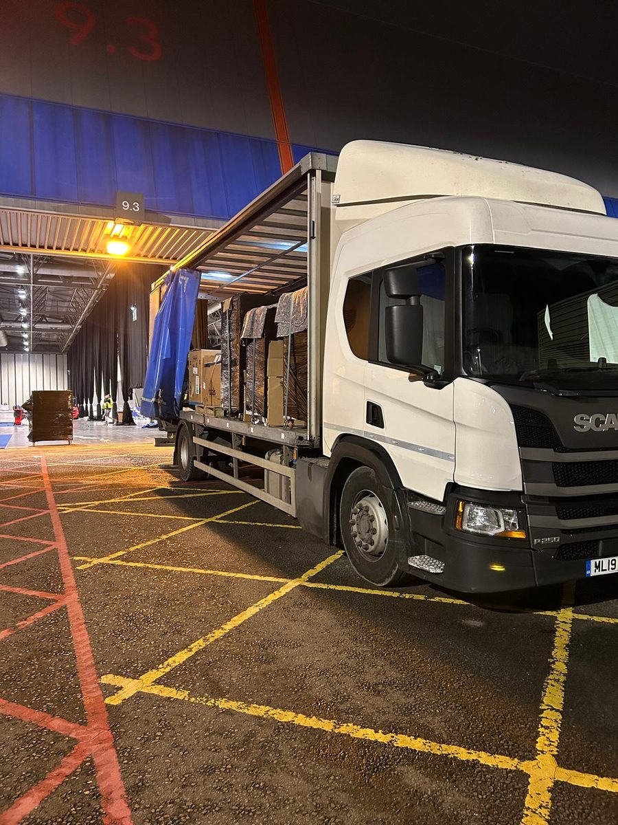 HGV delivery — event logistics