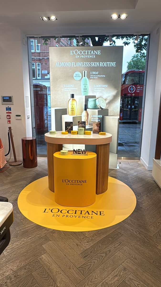 L'Occitane display installation